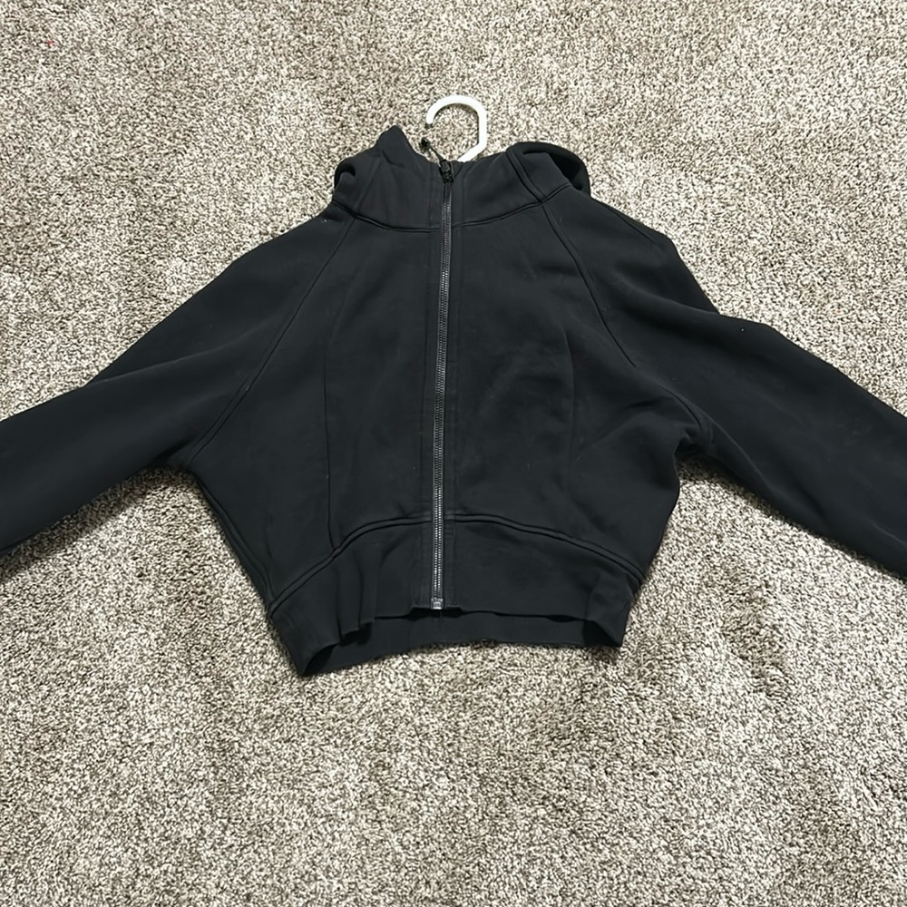 Black lululemon scuba full zip cropped hoodie